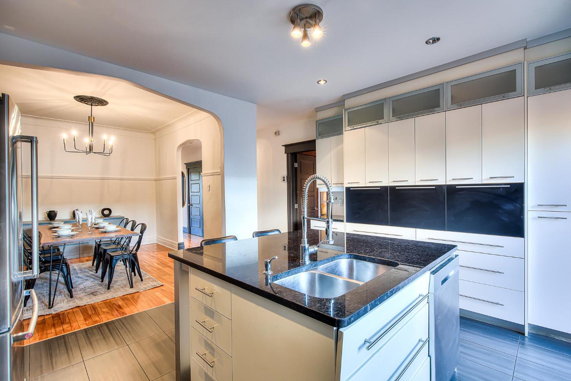Charm & Luxury Vacation Headquarters To Downtown! *