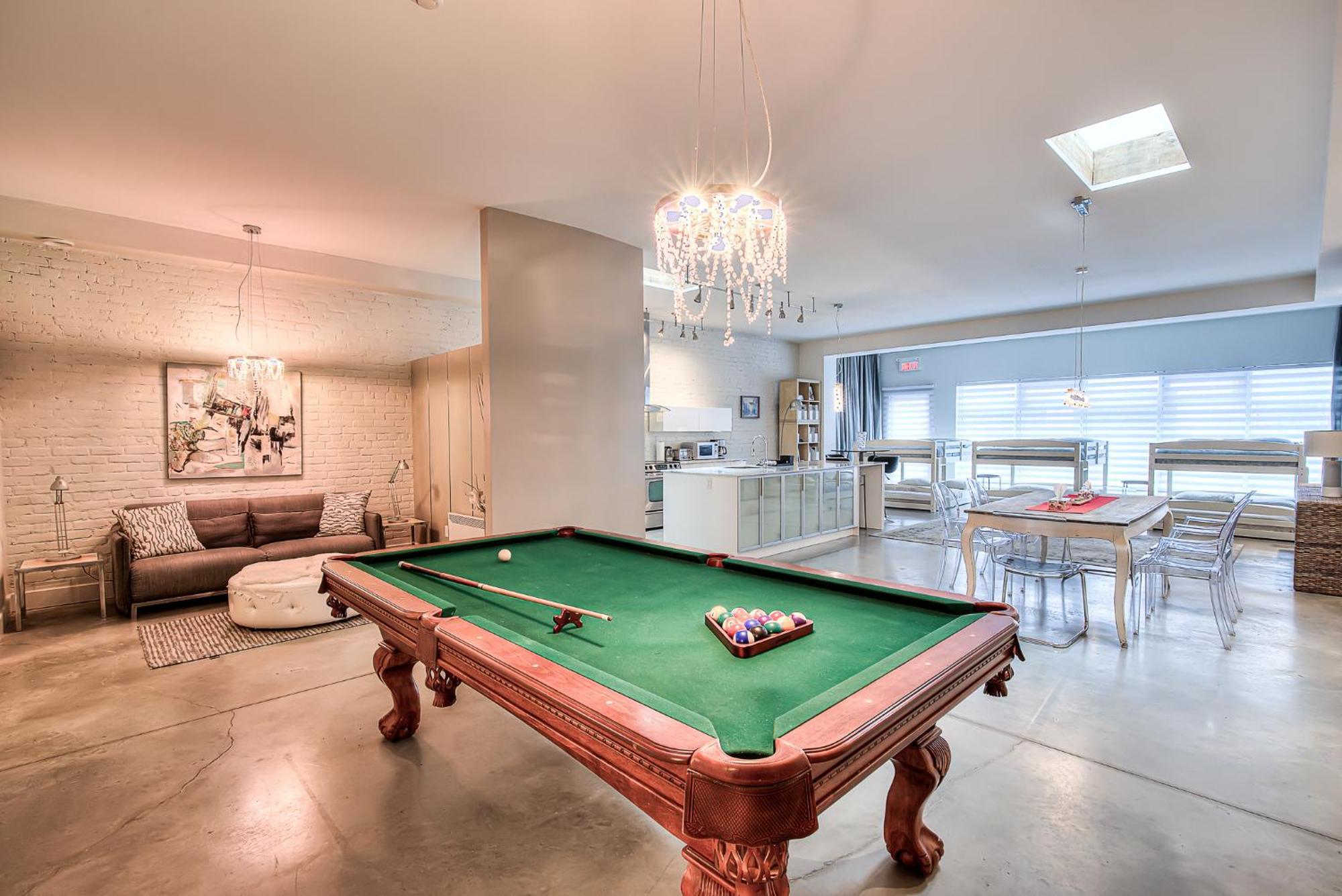Charm & Luxury Vacation Headquarters To Downtown! Montreal